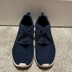 Nike Roche Run size 12